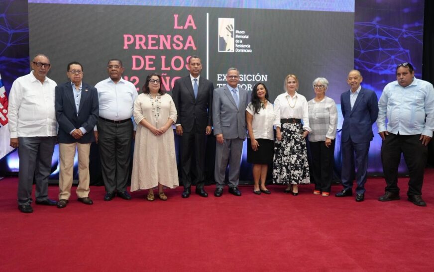 Indotel honra memoria del periodista Orlando Martínez al develar tarja que nombra su edificio corporativo