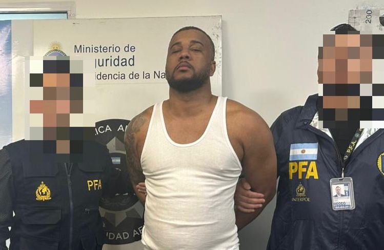 Capturan en Argentina a fugitivo dominicano requerido por homicidio y vinculado a estructura criminal transnacional