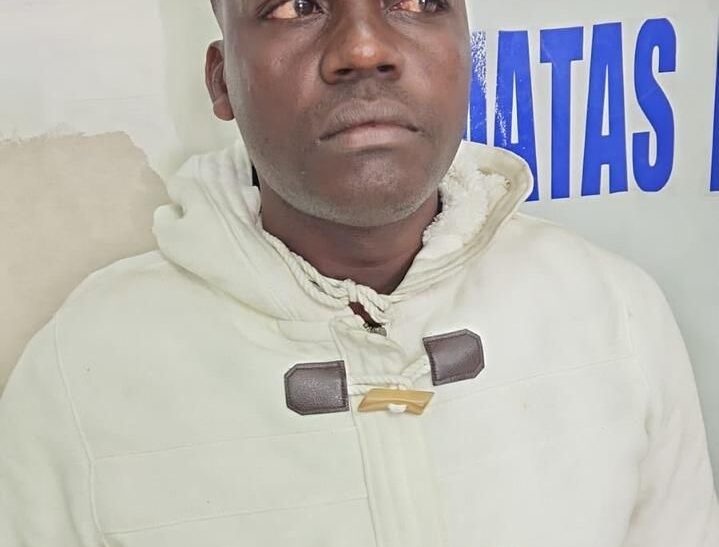 Policía Nacional recupera motocicleta robada y apresa a nacional haitiano que presuntamente intentaba venderla al trasladarla hacia la frontera de Elías Piña