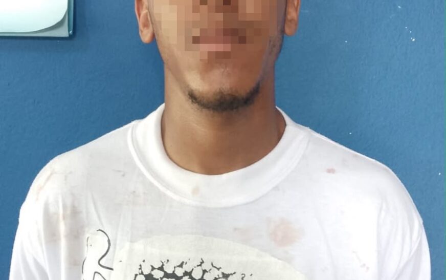 Policía apresa en flagrancia a hombre acusado de agredir a mujer y a una menor en La Vega