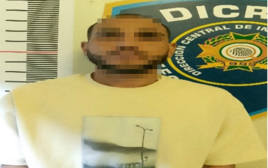 Policía apresa en La Vega a dos hombres requeridos por homicidio y abuso de confianza
