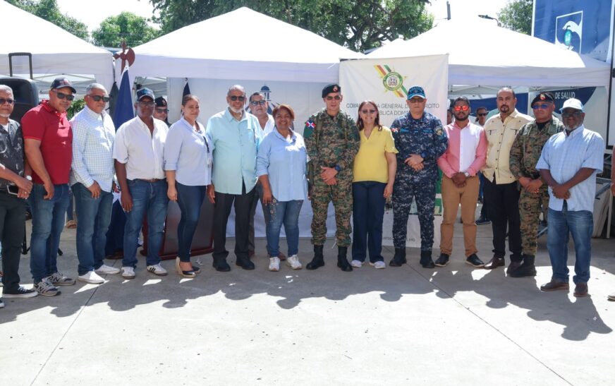 Jornada asistencial de Desarrollo de la Comunidad y Ejército RD beneficia residentes en San Juan