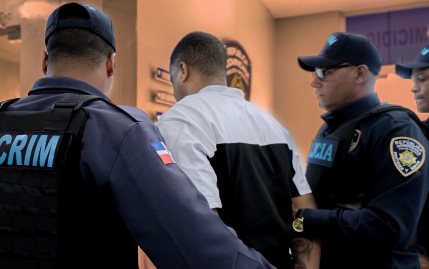 Policía Nacional pone bajo arresto a “Yeo”, presunto autor del homicidio del baloncestista Yeuri Rodríguez Batista en San Carlos