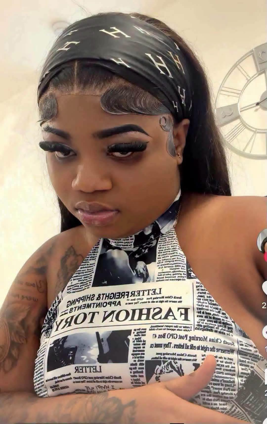 “Thomas Esther alias Nice B” es el nombre que utiliza en TikTok. Es un delincuente que forma parte de la banda “Viv Ansanm” y actualmente se encuentra viviendo en la República Dominicana. Recientemente, presuntamente asesinó a una persona en Haití y huyó hacia la República Dominicana para esconderse.